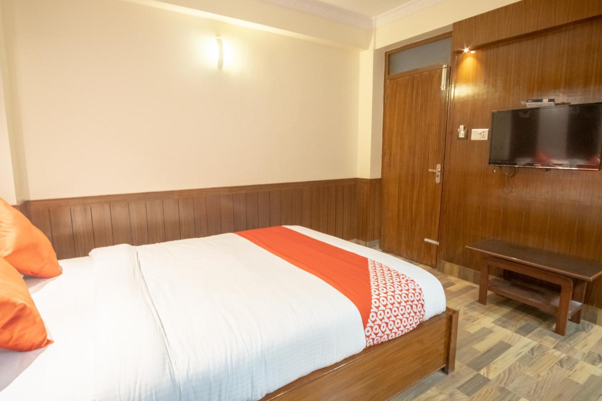 Oyo 304 Hotel Manama Balaju Ngoại thất bức ảnh