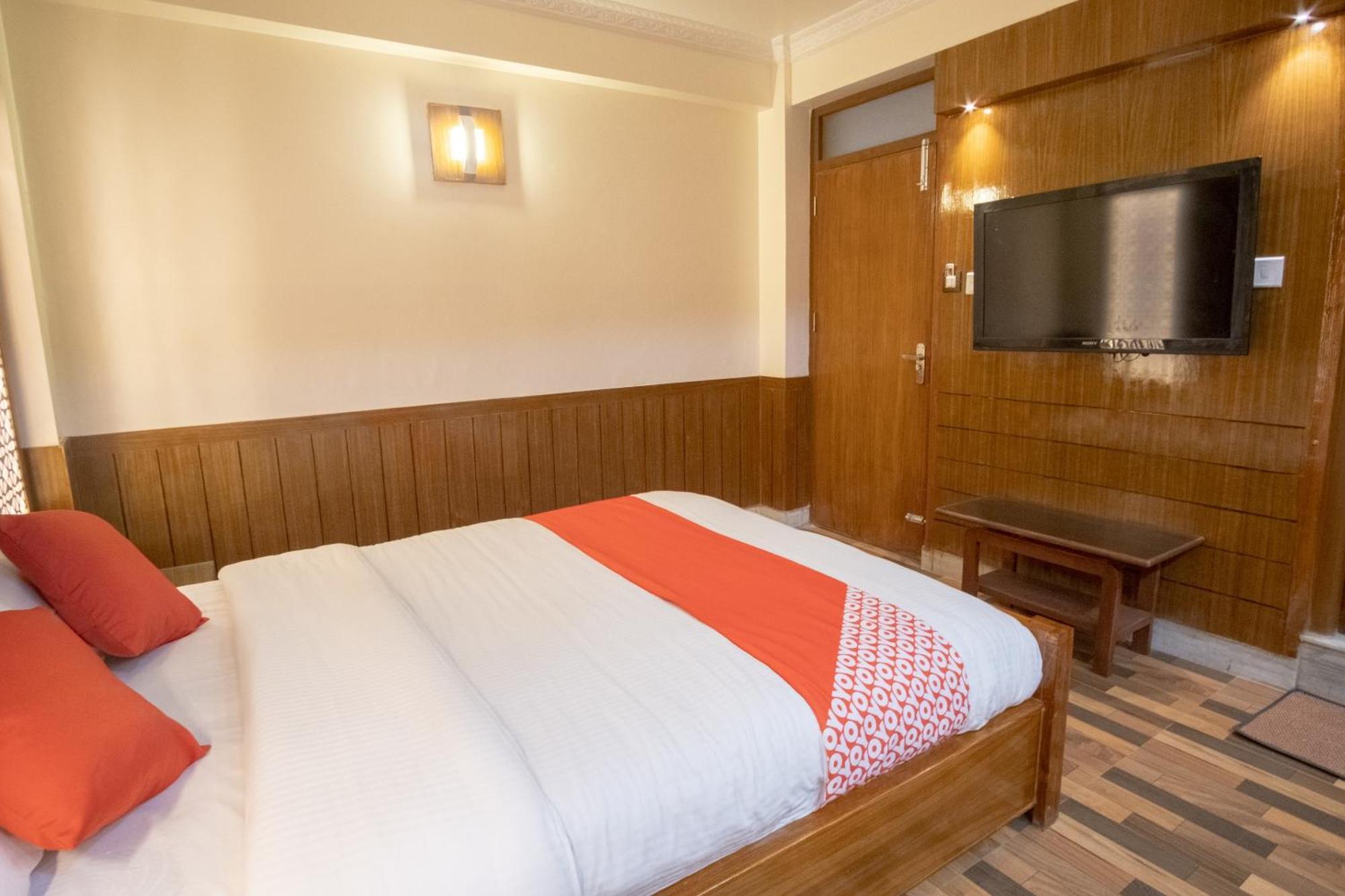 Oyo 304 Hotel Manama Balaju Ngoại thất bức ảnh