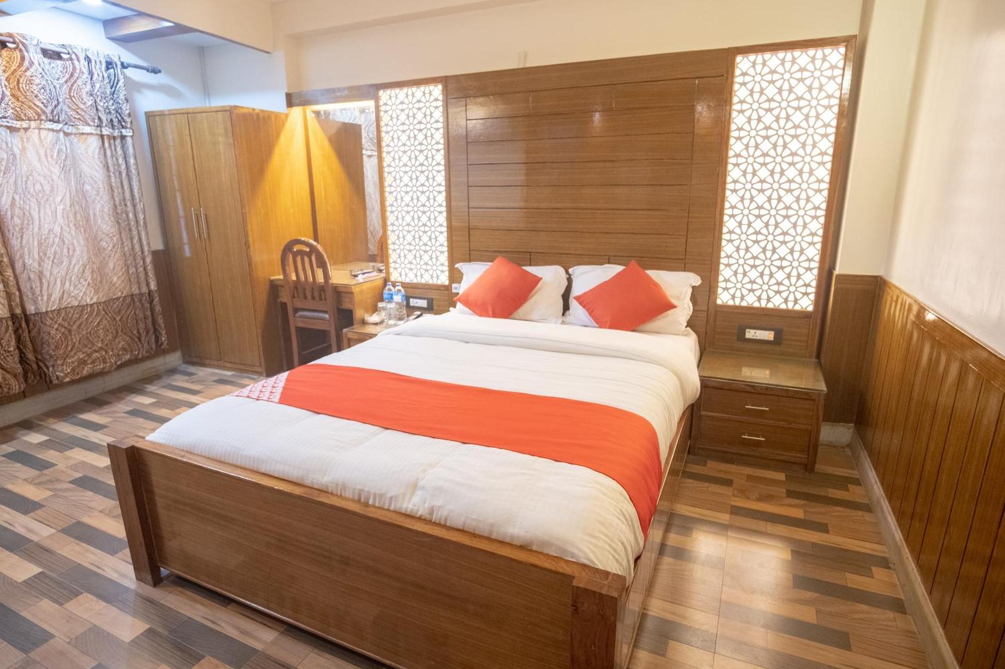 Oyo 304 Hotel Manama Balaju Ngoại thất bức ảnh