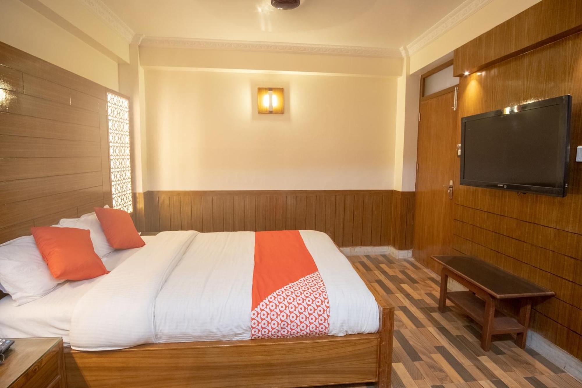 Oyo 304 Hotel Manama Balaju Ngoại thất bức ảnh