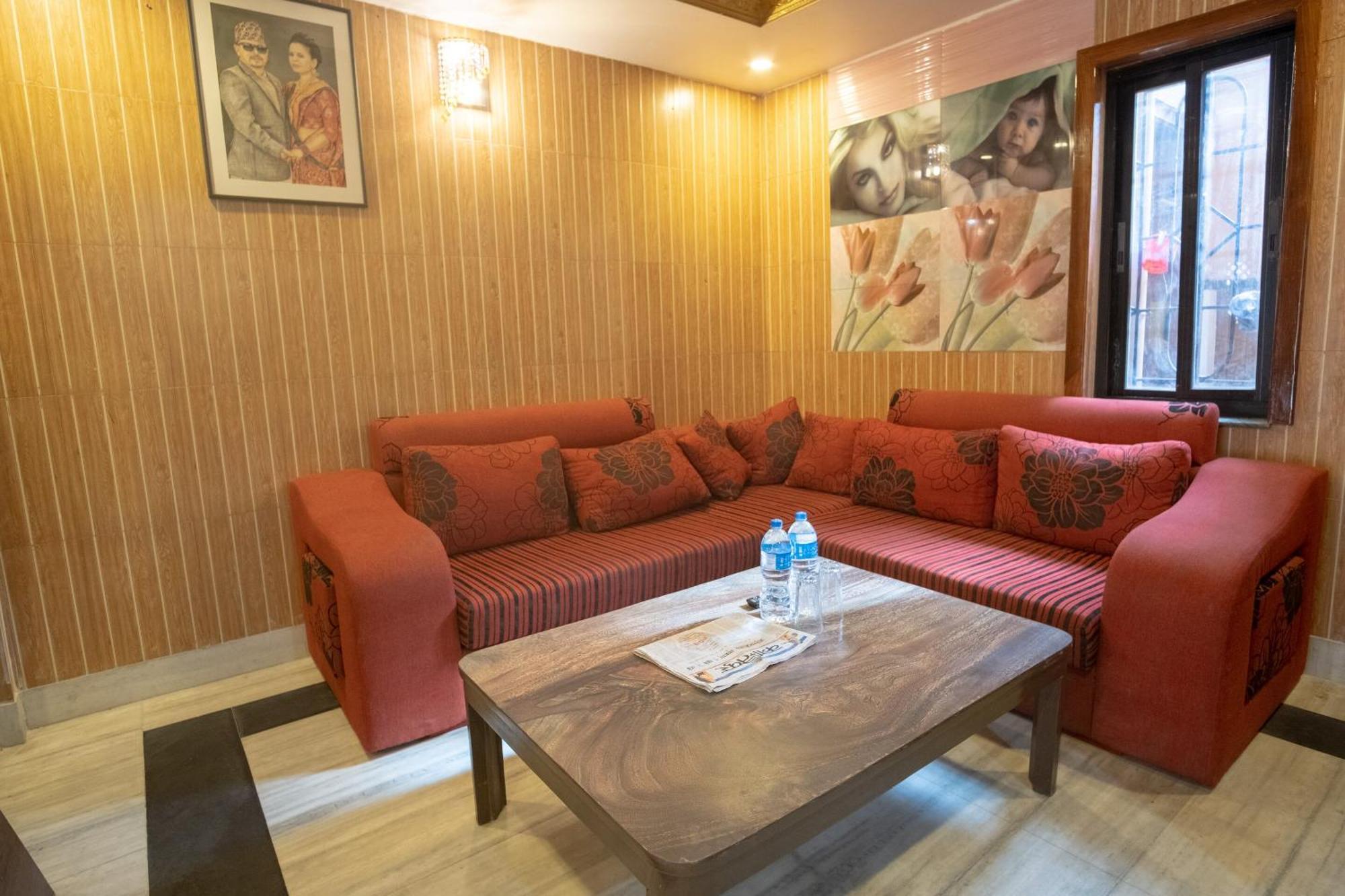 Oyo 304 Hotel Manama Balaju Ngoại thất bức ảnh