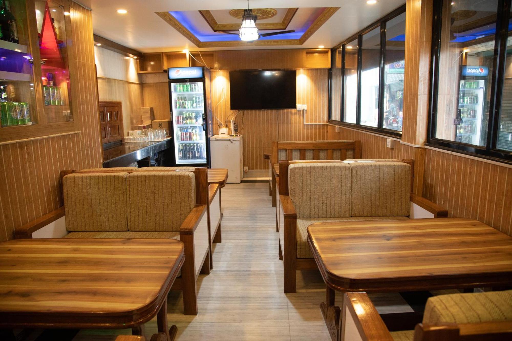 Oyo 304 Hotel Manama Balaju Ngoại thất bức ảnh
