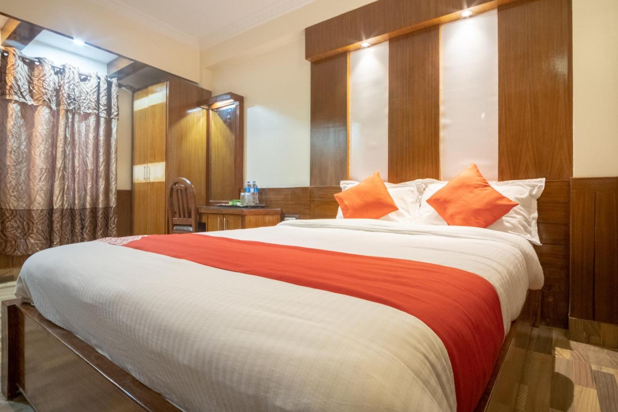 Oyo 304 Hotel Manama Balaju Ngoại thất bức ảnh