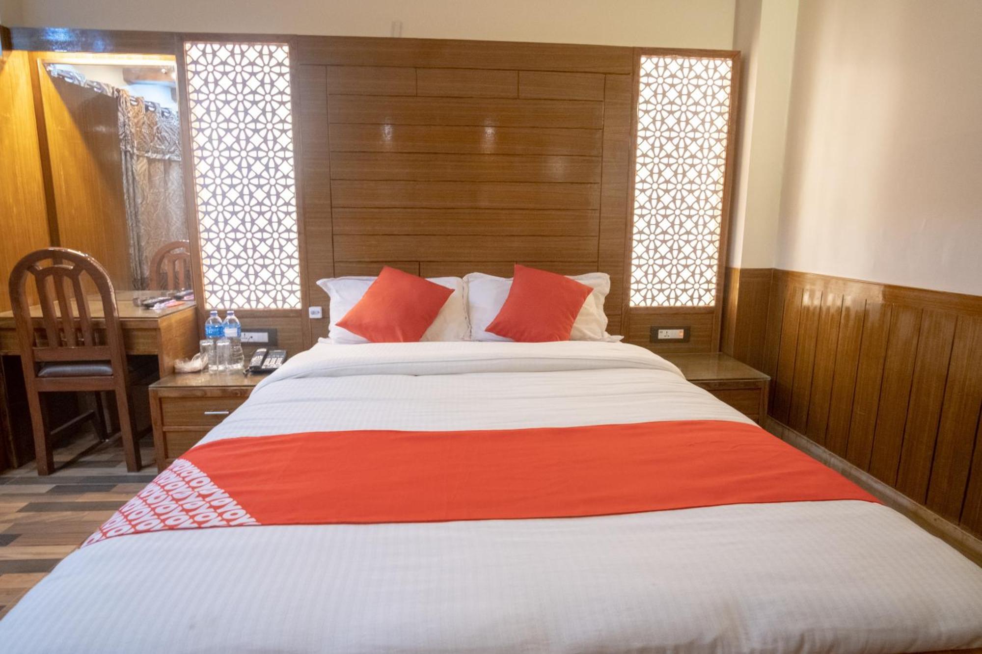 Oyo 304 Hotel Manama Balaju Ngoại thất bức ảnh