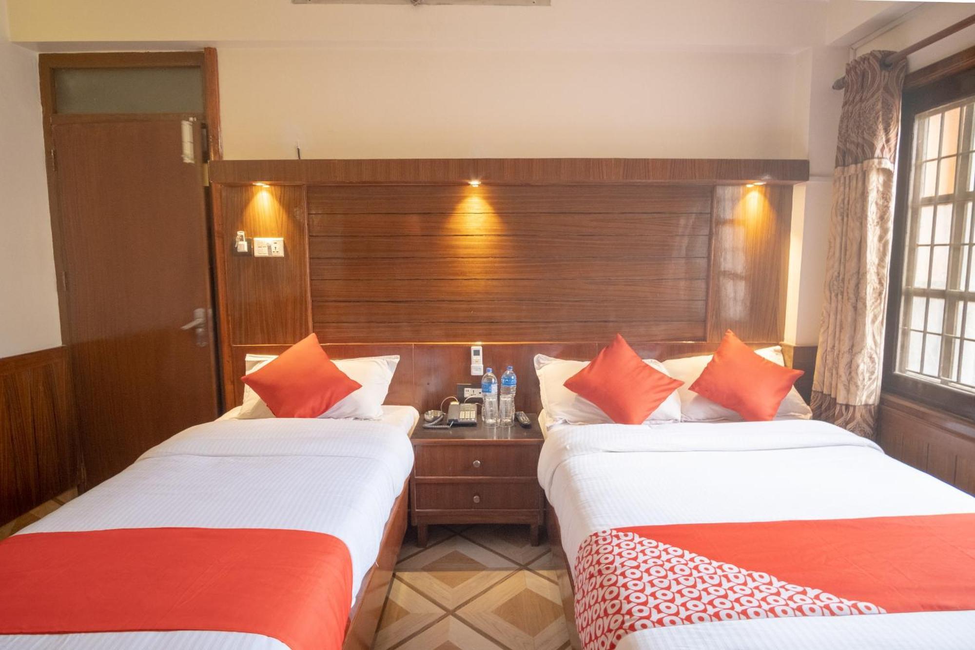 Oyo 304 Hotel Manama Balaju Ngoại thất bức ảnh