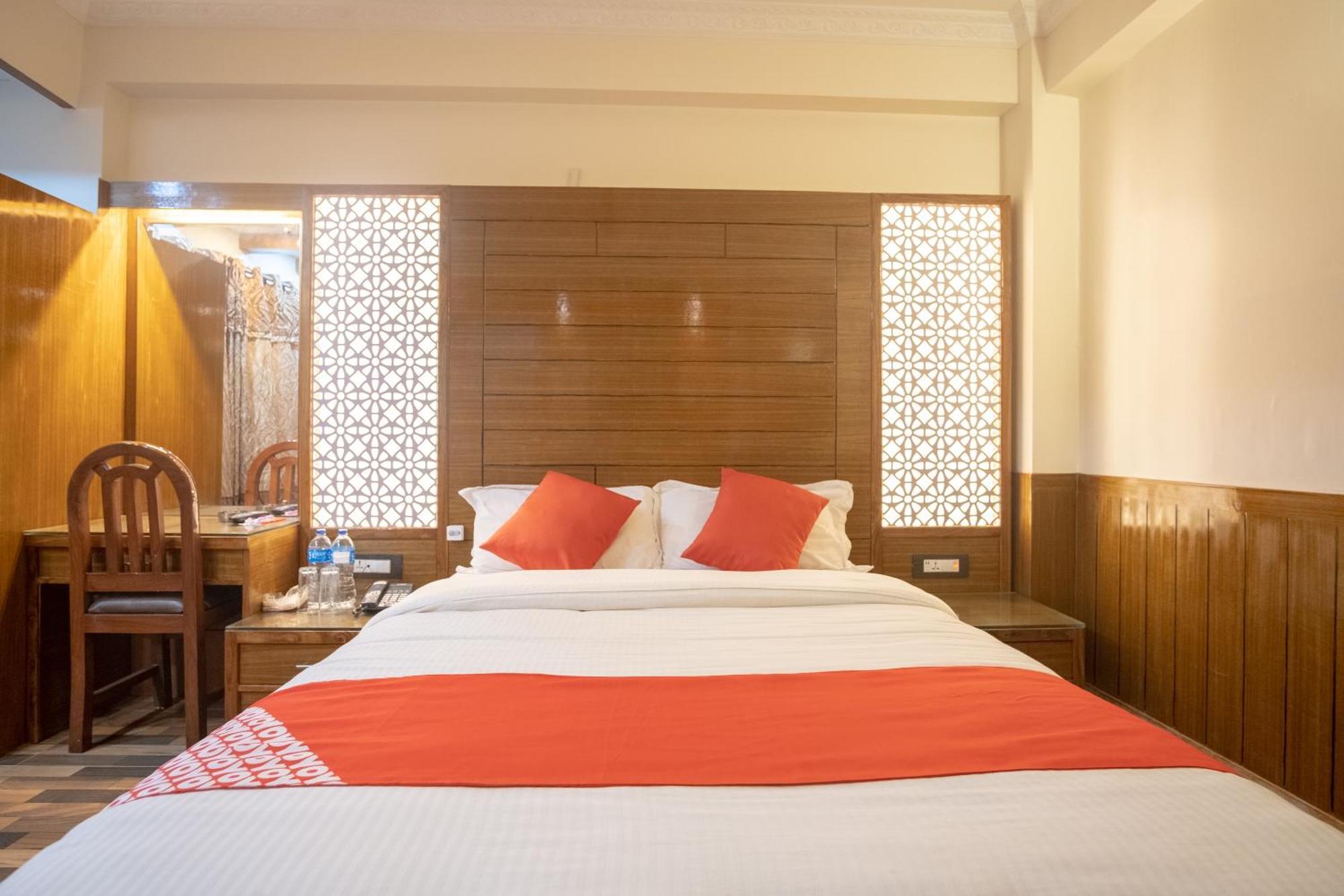 Oyo 304 Hotel Manama Balaju Ngoại thất bức ảnh